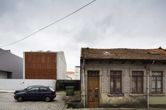 house-in-bonfim-sequeira-arquitectos-associados-06